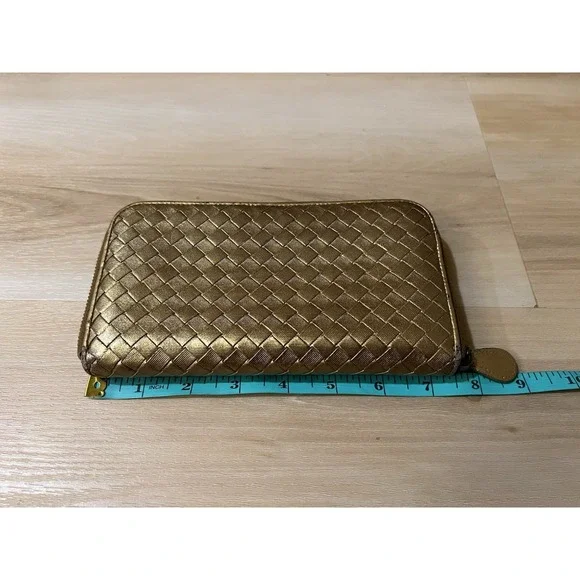 Bottega Veneta Gold Intrecciato Leather Zip Around Wallet Metallic Shiny - Picture 6 of 15
